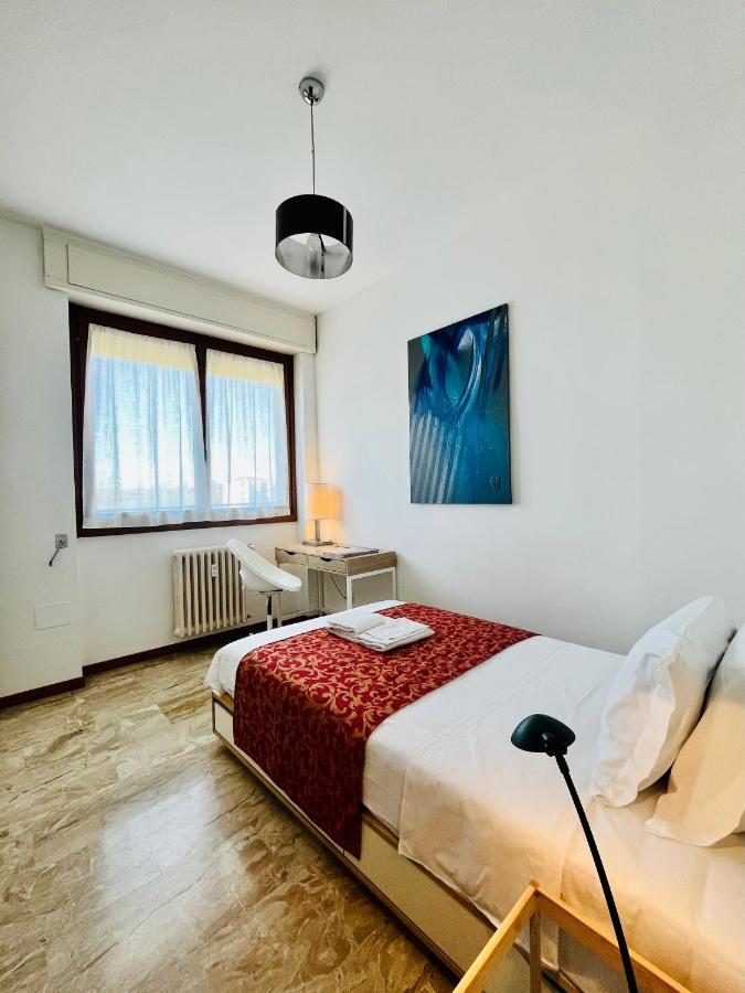Green Guest House Милано Екстериор снимка